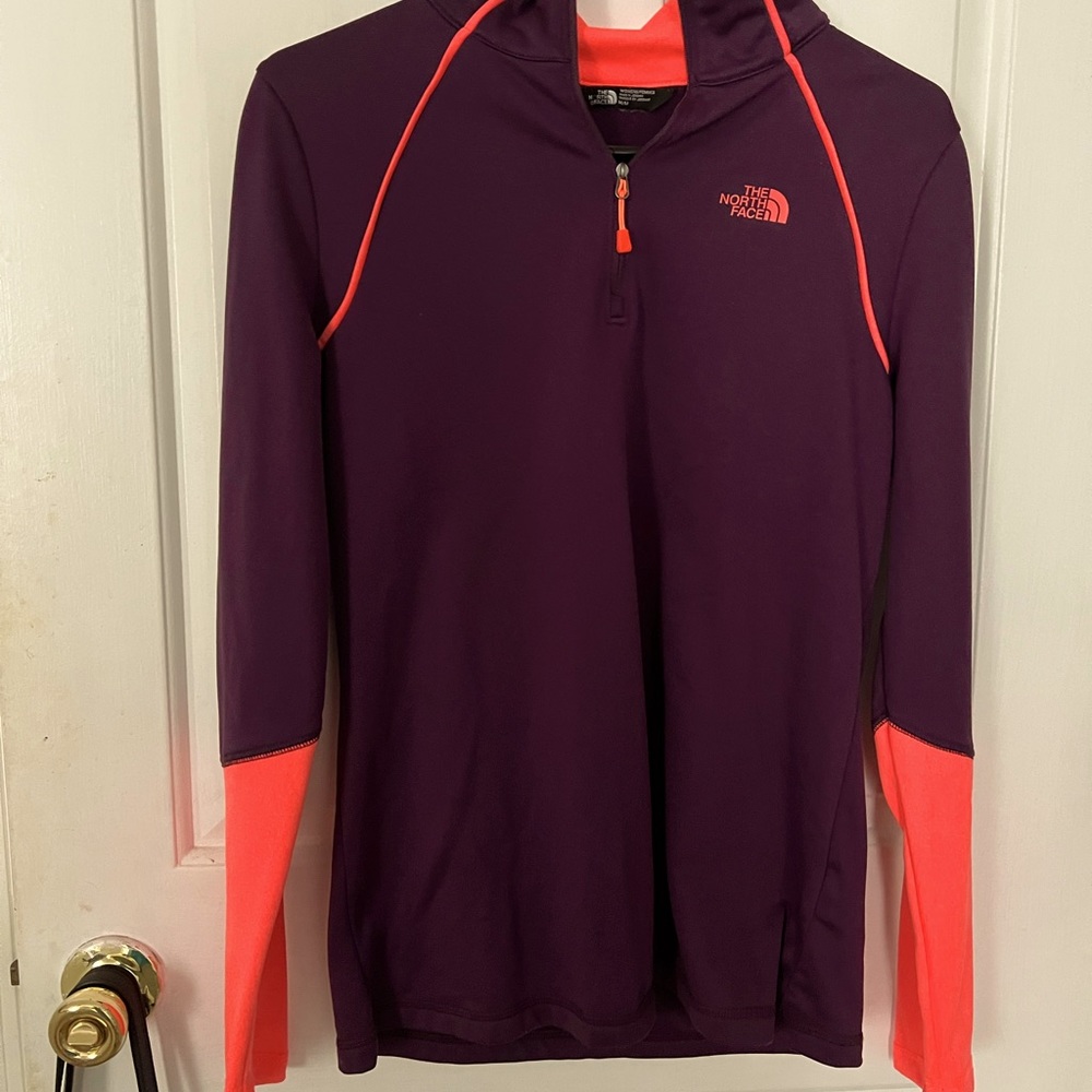 North face active wear! Wore only once. In perfect condition!